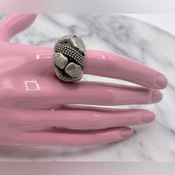 Skull Band Fashion Ring with Crystals - Picture 3 of 7